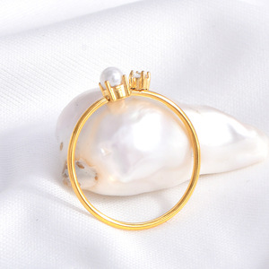 Joyería fina delicada Material de acero inoxidable Combinación brillante Cristal de perla con incrustaciones Anillos de dedo chapados en oro de 18 quilates Anillo de moda - Product Image 3