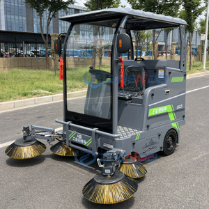 Outdoor High-intensity and High-efficiency Four-<b>wheel</b> Street Cleaning Vehicle/street Cleaning Vehicle with Five Floor <b>Brushes</b> - Product Image 3