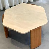 Table basse moderne en travertin, plateau en pierre naturelle, pieds en bois massif, table centrale pour la maison, l'hôtel, la villa