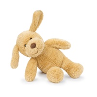 Peluche chien assis avec pattes rondes et nez brun pour collections de chiots et d'animaux de compagnie