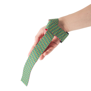 สายรัดข้อมือแบบปรับได้สำหรับออกกำลังกาย ยิมนาสติก ยี่ห้อ Coexistance ผลิตจากนีโอพรีน ระบายอากาศได้ดี กันน้ำ พร้อมตัวล็อคแบบหัวเข็มขัด ช่วยบรรเทาอาการปวด - Product Image 2
