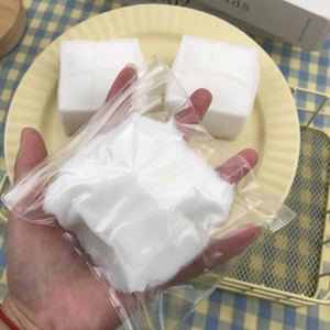 Balle anti-stress à presser en TPR malléable, super douce, à rebond lent, pour décompression, collante, unisexe, à partir de 8 ans - Product Image 1