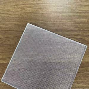 Plaque de guidage de lumière robuste sur mesure, épaisseur 10 mm, matériau de base avec résistance améliorée à la déformation et contrôle de la planéité - Product Image 1