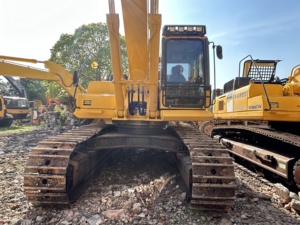 Excavadora Komatsu PC450-8 a Bajo Precio, Máquina Original Japonesa de 45 Toneladas de Peso Operativo en Venta - Product Image 2