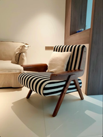 Fauteuil d'appoint japonais moderne du milieu du siècle Canapé simple Wabi-Sabi avec cadre en bois Chaise de loisirs pour la maison ou le salon de l'hôtel