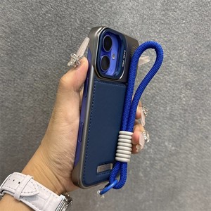 เคสโทรศัพท์หนังพรีเมียมพร้อมสายคล้องมือและขาตั้งกล้อง ป้องกันการกระแทก สำหรับ iPhone 17 Pro Max/16/15 - Product Image 4
