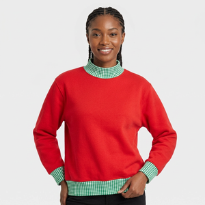 Sweat-shirt personnalisable rouge de Noël à col montant pour femme, pull en molleton oversize uni avec bordure contrastante à carreaux, idéal pour les fêtes - Product Image 2