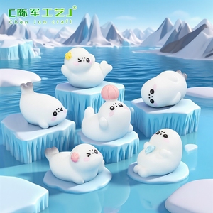 Figura decorativa de foca pequeña y feliz en un micro-paisaje de nieve, accesorios decorativos DIY, mini adornos pequeños para escritorio. - Product Image 2