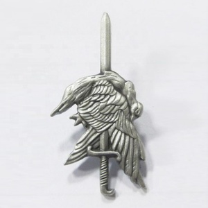 ผู้ผลิตเข็มกลัดติดเสื้อ ขายส่งเข็มกลัดโลหะเคลือบ 3 มิติ - Product Image 1