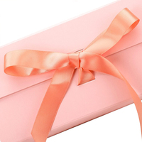 Boîtes en papier rose pour mariage avec couvercle magnétique, boîte cadeau pliable de luxe personnalisée pour demande en mariage d'une demoiselle d'honneur avec ruban