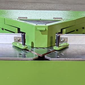 Machine de découpe de moulage de cadre Ps Machine de découpe pneumatique de moulage de cadre en aluminium en bois à Double scie à <span class=keywords><strong>45</strong></span> degrés - Product Image 5