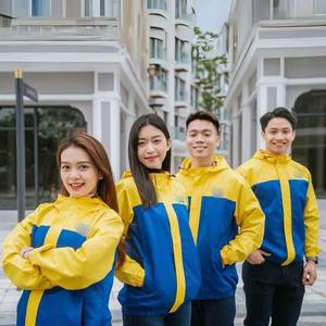 Nuevo diseño 2025, elegantes chaquetas de uniforme cortavientos de secado rápido a prueba de viento con cuello alto y bolsillos con cremallera para empleados - Product Image 4