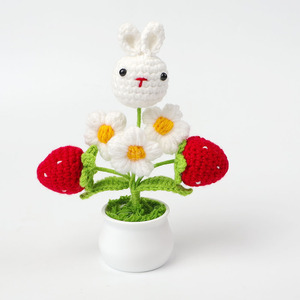 Fleur positive faite à la main au crochet fraise avec crochet lapin fleur en <span class=keywords><strong>pot</strong></span> tricot bouffée décoration de la maison saint valentin cadeau - Product Image 6