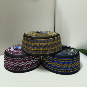 Gorro de oración islámico unisex de punto de color sólido, gorro musulmán de diseño para hombres y mujeres, sombreros y gorras étnicas - Product Image 3
