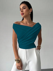 T-shirt décontracté sans manches en polyester doux pour femme, style simple, épaule asymétrique, coupe ajustée, haut printemps/été - Product Image 5