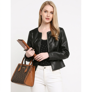 Manteau en cuir noir élégant à col rond pour femme, fermeture éclair sur le devant, manches longues, vêtements d'extérieur tendance, vestes de mode contemporaines - Product Image 2