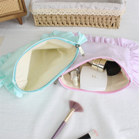 Pochette zippée à volants rayés personnalisée, couleur bonbon, légère, organiseur de cosmétiques pour femmes et filles, trousse de toilette de voyage
