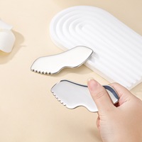 Outil de massage Gua Sha en acier inoxydable 304 en forme de lèvre, grattoir facial, plaque de grattage corporel, couteau de fascia musculaire, massage des tendons