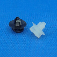 Attaches et Fixations Blanches en Gros pour Accessoires Automobiles – Supports de Serre-Câbles à Enfoncer en Nylon Naturel