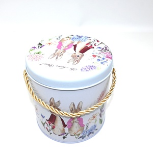 กระป๋องดีบุกขนาด 30 มล. ยี่ห้อ JINKO ลายกระต่ายสีน้ำ พร้อมหูหิ้วเชือกถัก ฝาเกลียวเคลือบเงา พิมพ์ลายสกรีน สำหรับเป็นของขวัญ - Product Image 1