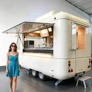 Food Truck Stile Capsula Personalizzabili, Ideali per Servire Bevande Fredde e Hot Dog Sono dotati di una cucina completa. - Product Image 1