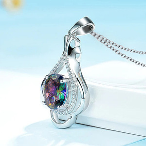 Collana con Ciondolo in Pizzo per Donne, Elegante Gioiello per Abiti da Sera e da Sposa - Product Image 4