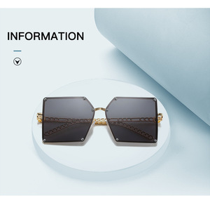 Lunettes de soleil oversize dégradées pour filles, protection UV400, monture métallique de luxe tendance <span class=keywords><strong>2022</strong></span>, rivets carrés et chaîne - Product Image 5