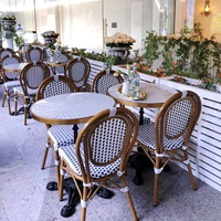 Ensemble table et chaises en aluminium de style français moderne pour la restauration en plein air dans les cafés, salons de thé et pâtisseries