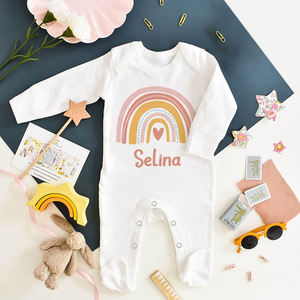 Tutina Personalizzata in Maglia Arcobaleno con Stampa, Body per Neonati, Completo per il Ritorno a Casa, Outfit Personalizzato con Nome per Neonati e Bambini - Product Image 1