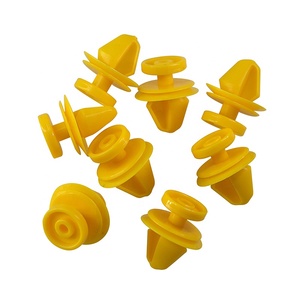 Clips de <span class=keywords><strong>fixation</strong></span> pour <span class=keywords><strong>tapis</strong></span> de <span class=keywords><strong>voiture</strong></span> D111, clips en plastique pour pièces automobiles, attaches automobiles, clips en forme de sapin, rivets pour pare-chocs - Product Image 1