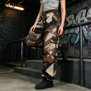 <span class=keywords><strong>Pantalon</strong></span> cargo vintage décontracté pour <span class=keywords><strong>femme</strong></span>, coupe bootcut, taille haute, imprimé camouflage feuilles forestières, avec plusieurs poches <span class=keywords><strong>à</strong></span> rabat, personnalisé par le fabricant - Product Image 1