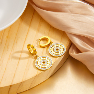 Orecchini a Goccia Rotondi Impermeabili in Acciaio Inossidabile con Pendente a Disco Numeri Romani in Strass - Product Image 2