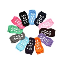 Nouveau modèle Emballage de chaussettes en gel de silicone pour enfants Chaussettes de marche en coton pour bébés Chaussettes antidérapantes avec logo personnalisé Trampoline