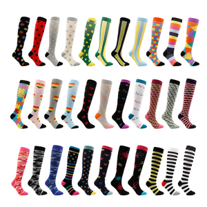 Chaussettes <span class=keywords><strong>de</strong></span> compression HY <span class=keywords><strong>de</strong></span> Noël personnalisées, à motifs variés (athlétiques, animaux, fruits, amusantes), écologiques, tissées pour femmes et hommes - Product Image 1