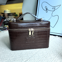 Organiseurs de maquillage personnalisés, sac de toilette de luxe avec insert amovible, fermeture éclair, sacs et étuis cosmétiques en cuir de crocodile PU pour voyage
