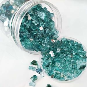 Pierres de verre réfléchissantes vertes de 1/2 pouce pour foyer extérieur industriel, foyer au propane, table de foyer, aménagement paysager décoratif - Product Image 1