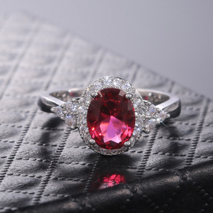 Anello Classico da Donna con Zircone Rosso, Elegante Fascia per Dito con Micro Pavé alla Moda - Product Image 6