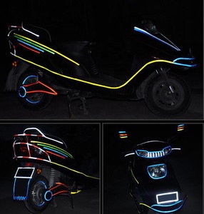 Autocollants de vélo 1cm x 8m, bande réfléchissante fluorescente pour <span class=keywords><strong>vtt</strong></span>, bandes de vélo, cyclisme, bandes de <span class=keywords><strong>vtt</strong></span> pour vélo, casque, moto, Scooter - Product Image 5