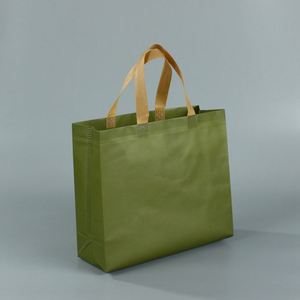 Sac fourre-tout promotionnel noir en non-tissé, écologique, réutilisable, avec poignées, imprimé avec logo personnalisé, pour cadeaux - Product Image 4