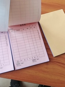 Carnet <span class=keywords><strong>de</strong></span> factures et <span class=keywords><strong>de</strong></span> reçus pré-numéroté sans carbone personnalisé en gros avec couverture en rouleau <span class=keywords><strong>de</strong></span> kraft - Product Image 4