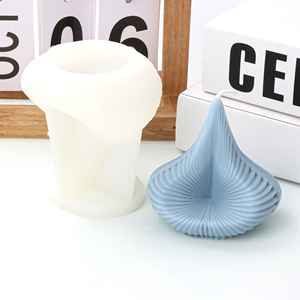 Molde de vela de cubo de <span class=keywords><strong>Rubik</strong></span> giratorio en espiral geométrico de forma especial sin BPA, moldes de vela de pirámide de silicona hechos a mano DIY - Product Image 2