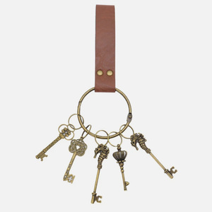 Cross-border medieval PU <b>leather</b> hiking skirt clip Halloween <b>keychain</b> sword ring cosplay props - Product Image 3