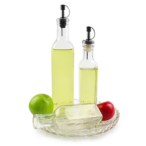 <span class=keywords><strong>Bouteille</strong></span> <span class=keywords><strong>d</strong></span>'<span class=keywords><strong>huile</strong></span> <span class=keywords><strong>d</strong></span>'<span class=keywords><strong>olive</strong></span> extra vierge carrée Marasca en verre transparent de 250 ml <span class=keywords><strong>avec</strong></span> bouchon <span class=keywords><strong>verseur</strong></span> - Product Image 1