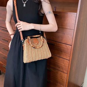 Bolsos de Mano Grises para Mujer, Clutch de Tela Tejida a Mano, Monedero Tipo Concha, Bolso de Compras de Alta Gama con Diseño Floral - Product Image 4