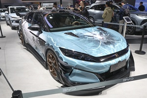 BYD <span class=keywords><strong>Han</strong></span> <span class=keywords><strong>L</strong></span> DM 2025 200km Trazione Anteriore Edizione Flagship con LiDAR, Prestazioni Elevate, Appena Lanciato, Disponibile, Auto Nuova, Auto Usata, Vendita Calda - Product Image 3