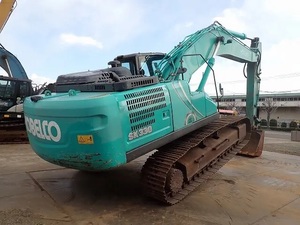 Excavadora Kobelco SK330 usada de 33 toneladas, 100% japonesa, con motor, caja de cambios, bomba, cojinetes, cucharón de 1.5m de capacidad, 209kw de potencia y martillo neumático, en venta. - Product Image 1