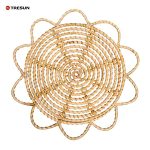 Platos Decorativos Colgantes de Pared con Forma de Flor de Ratán, Ecológicos, de Color Natural, al Mejor Precio al por Mayor - Product Image 1