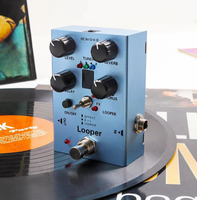 Pédale d'effets pour guitare électrique, pédale multifonctionnelle de réverbération, de chorus et de delay pour guitare électrique.