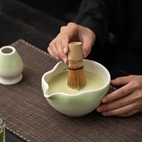 Ensemble de thé matcha en céramique quatre pièces, bol, tasse à thé avec bec verseur, fouet, support, outils de préparation du thé, accessoires matcha, fouet en bambou pour matcha