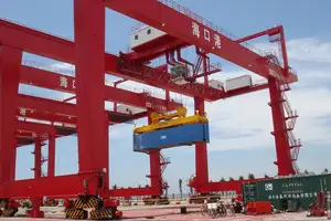 Özelleştirilmiş liman konteyner vinç 20 ton 40 ton 60 ton rmg vinç rayı monte konteyner portal vinç uzaktan kumanda
